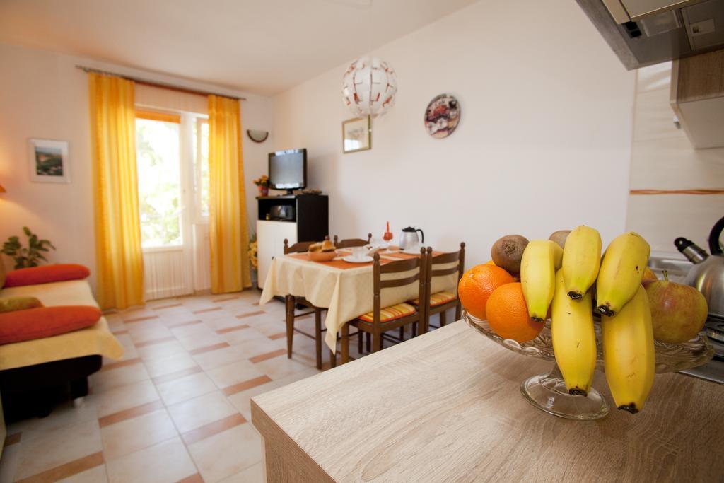 Apartments Marija Врбник Екстер'єр фото