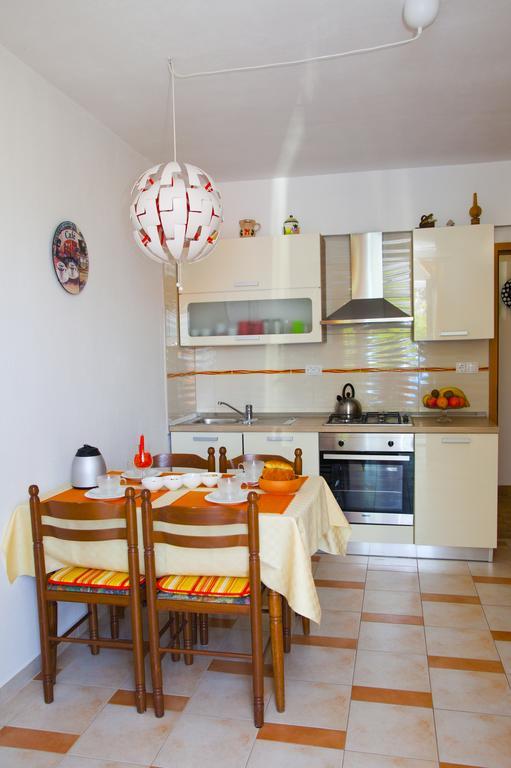 Apartments Marija Врбник Екстер'єр фото