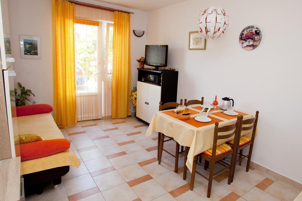 Apartments Marija Врбник Екстер'єр фото